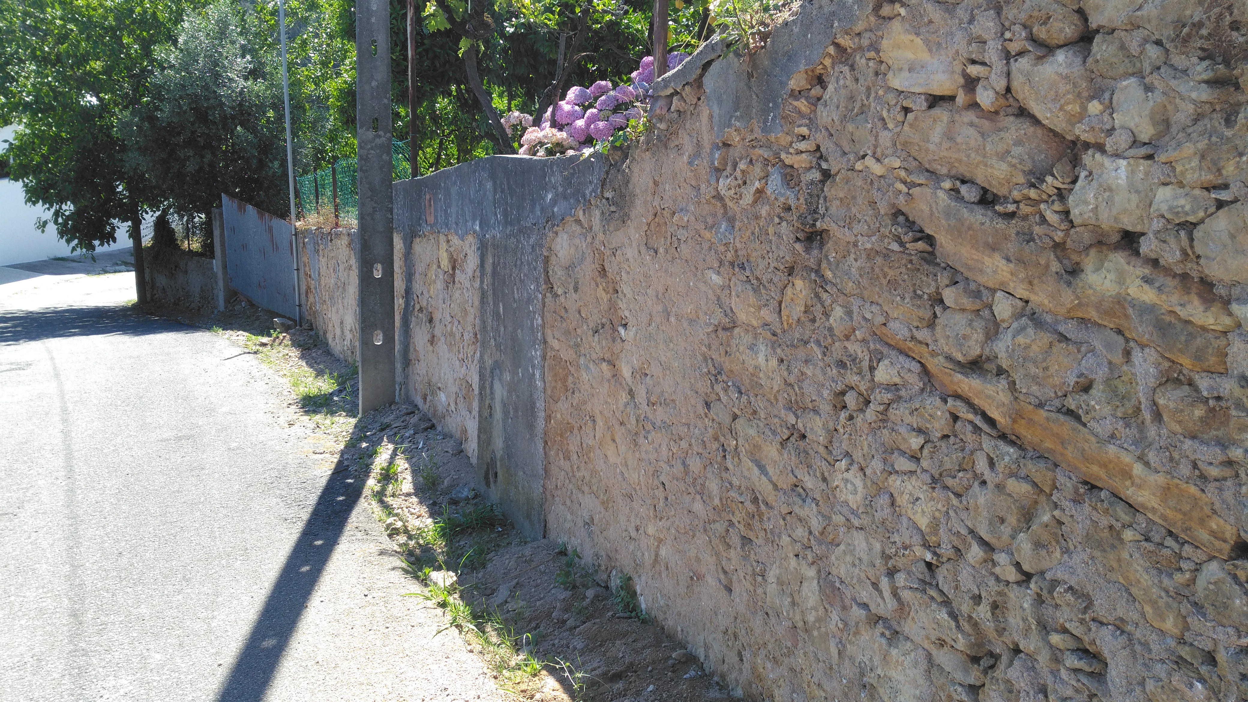 Muro de pedra em Mococa e imediações. Garantia e garantia