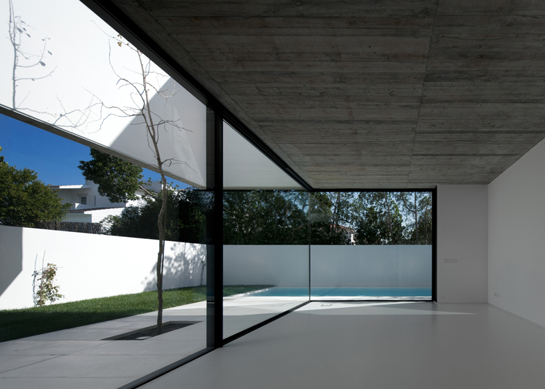 Dezeen_7-ss_House-in-Juso-by-ARX-Portugal-and-Stefano-Riva.jpg