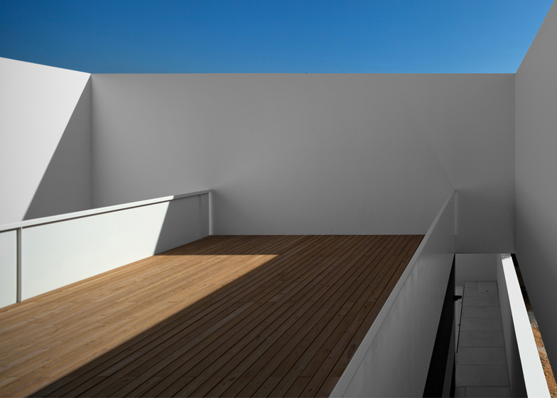 Dezeen_18-ss_House-in-Juso-by-ARX-Portugal-and-Stefano-Riva.jpg