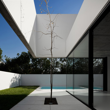 Dezeen_House-in-Juso-by-ARX-Portugal-and-Stefano-Riva_8.jpg