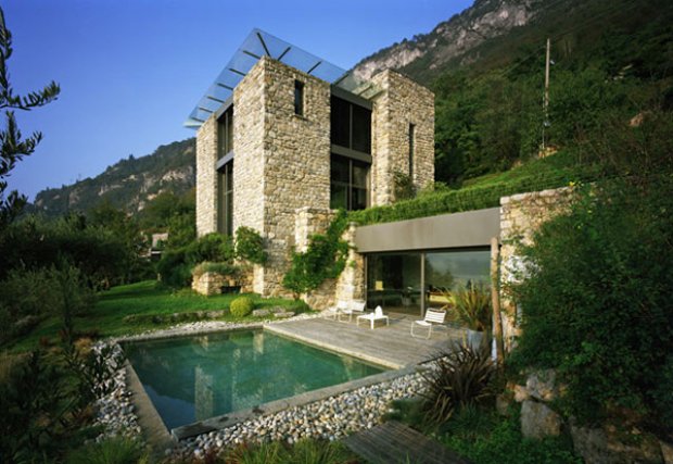 italian-stone-house-design-on-lake-como-1-thumb.jpg