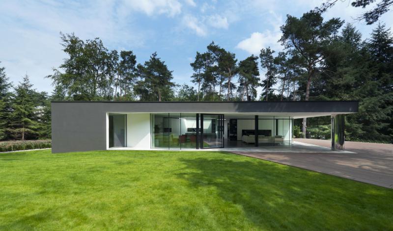 Lawn-Side-Facade-Modern-Villa-Hattem-The-Netherlands.jpg
