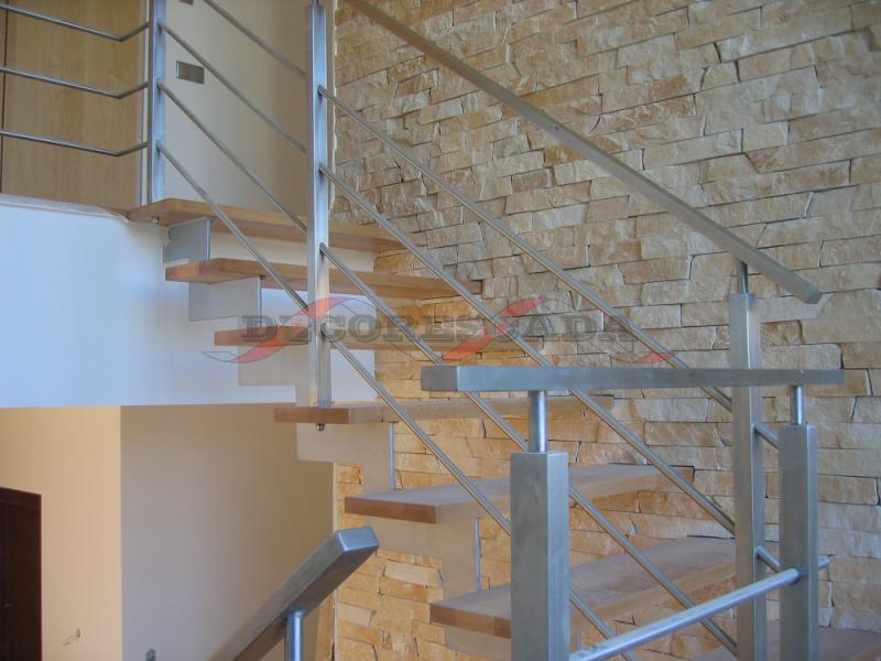 r0702-escada-reta-suporte-z-ferro-madeira-inox.jpg